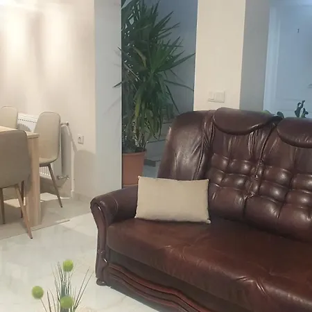 Boldizsar Lovas Haz *